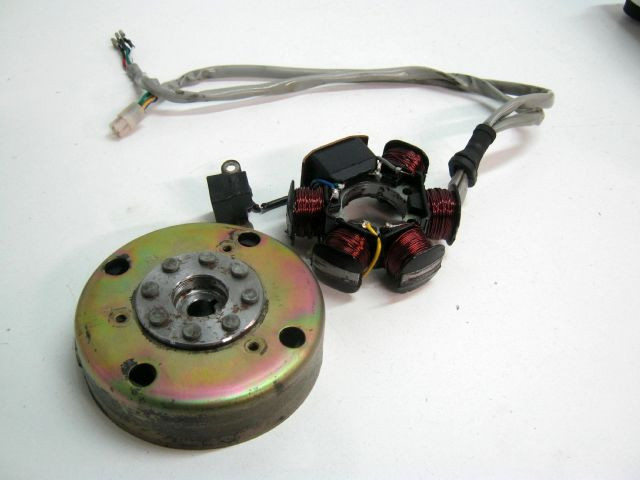 Allumage, capteur, stator, volant magnétique VESPA 50 ET2 an 2000 type ZAPC1600 réf 830293