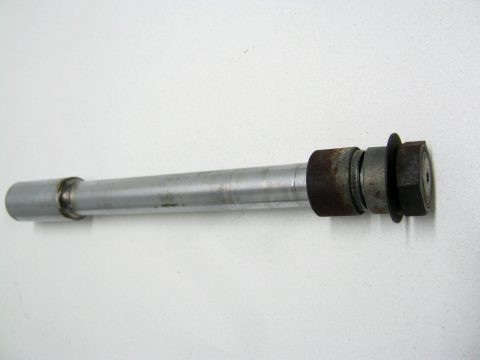 Axe de roue avant MOTO GUZZI V 50 III type:PF année:1982
