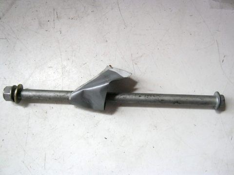 Axe de roue arrière HONDA 600 HORNET année:2005 type:LJH19L40U122 