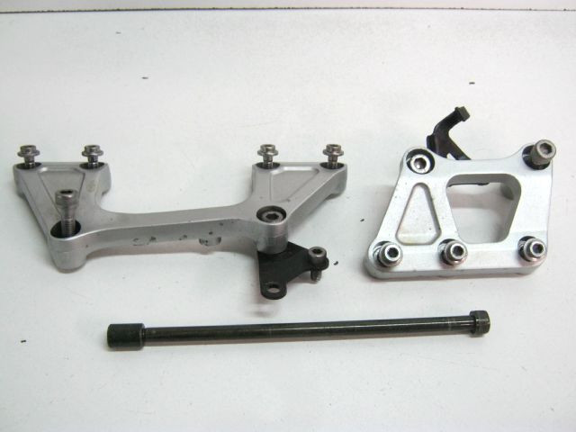 Axe support moteur YAMAHA 850 TDM an 1999 type 4TX 