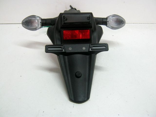 Bavette support clignotant arrière droit et gauche SUZUKI 750 GSR an 2015 réf 63113-08J0-000, 63131-08J0-000 