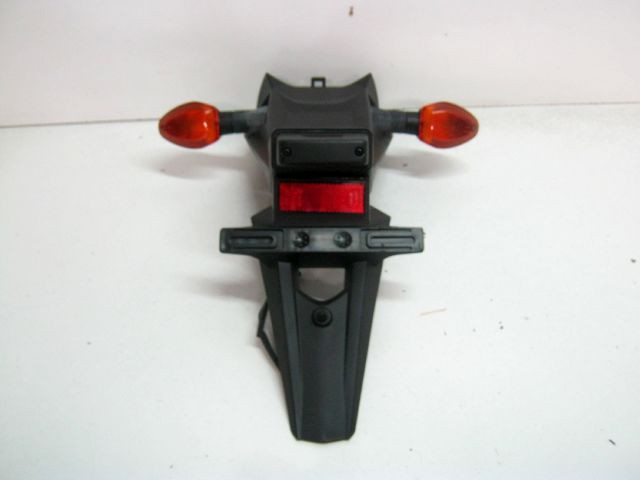 Bavette support clignotant arrière droit et gauche SUZUKI 750 GSR an 2015 réf 63113-08J0-000, 63131-08J0-000  