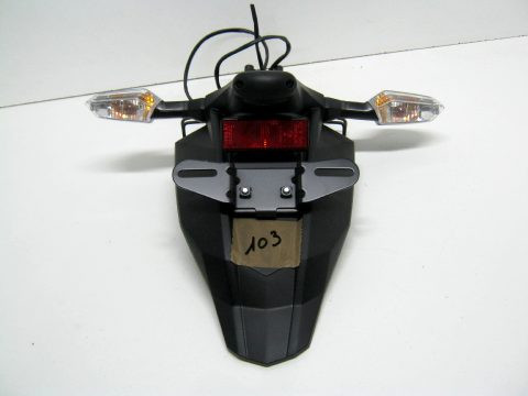 Bavette support de plaque , clignotant arrière KAWASAKI Z 800 , Z 800 E an 2015 réf 35019-0556 , 35034-0580  