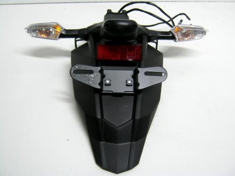 Bavette support de plaque , clignotant arrière HONDA CBF 600