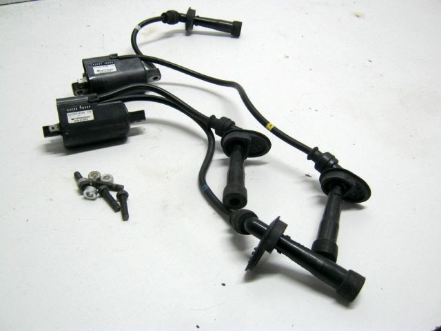 Bobine allumage haute tension SUZUKI 750 GSX INAZUMA an 1999 type JS1AE111100 réf 10349-03F00 , 129700-3490 , 3480
