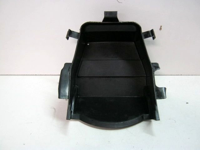 Boite coffre outils SUZUKI 1400 GSX an 2002 à 2007 réf 92211-42F00  