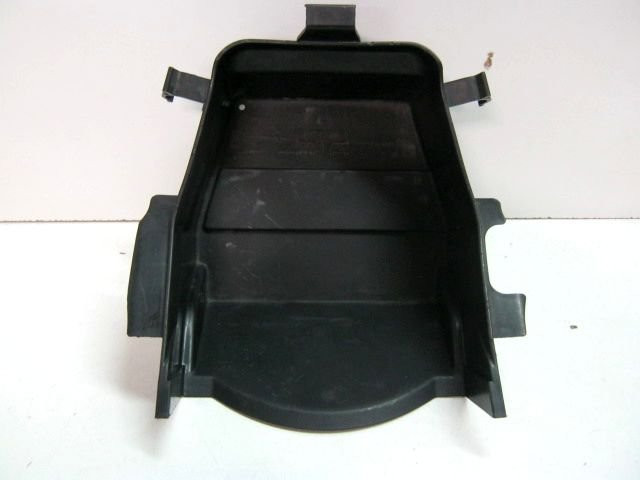 Boite coffre outils SUZUKI 1400 GSX an 2002 à 2007 réf 92211-42F00 (1)