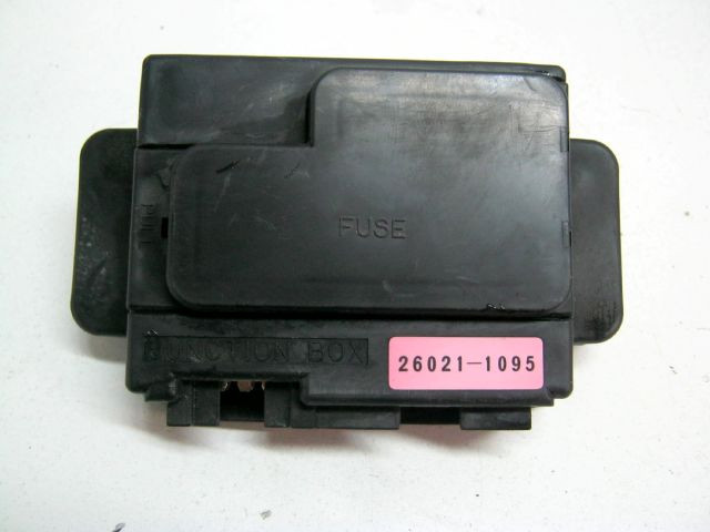 Boitier jonction , fusible KAWASAKI ZX-9R , 900 ZXR an 2002 type ZX900EF21A1 réf 26021-1095 , 260210071 