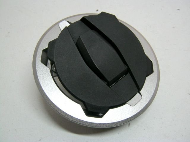 Bouchon réservoir essence KAWASAKI Z 900 réf 51049-0735 