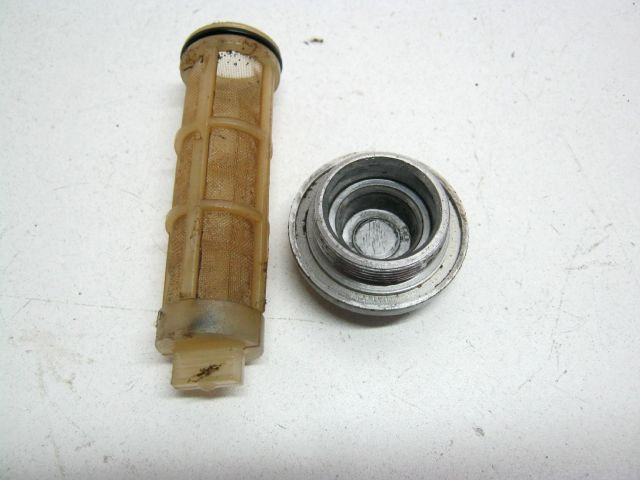 Bouchon vidange, crépine filtre à huile DERBI 125 TERRA an 2007 réf 431242, 826165 