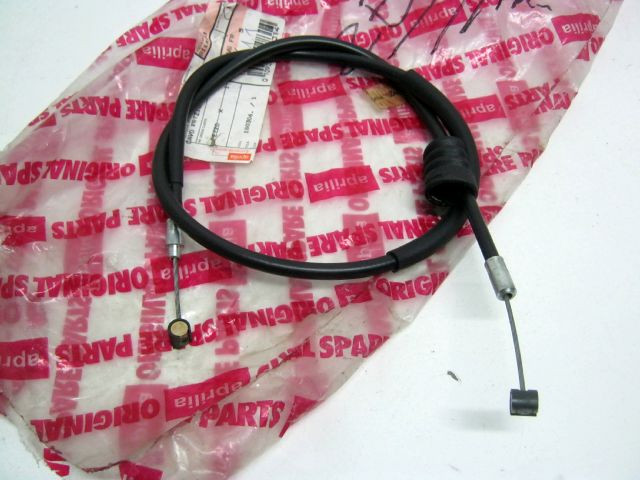 Cable embrayage APRILIA 650 PEGASO an 1992 réf AP8114193 