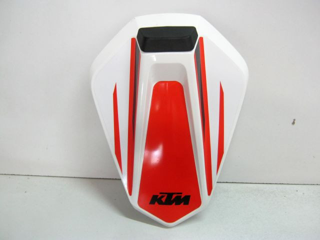 Capot de selle passager KTM 125 DUKE an 2017 réf 100259 