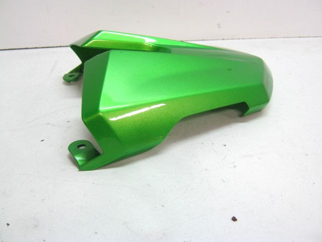 Capot de selle TRIUMPH 675 STREET TRIPLE R an 2012 à 2016 réf 2304044 