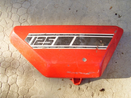 Carter latéral doit YAMAHA 125 RDX année:1980