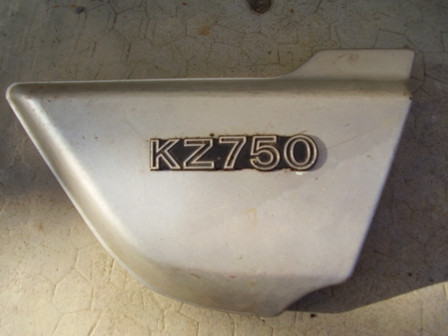 Carter latéral,flan de selle droit KAWASAKI KZ750 année:1982