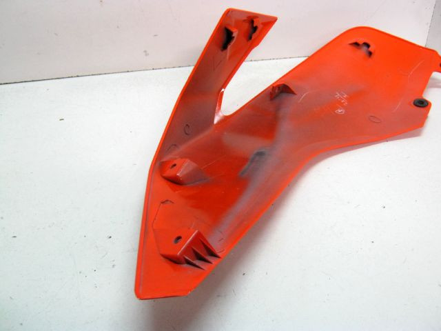 Carénage carter coque réservoir droite KTM 390 DUKE réf 93008051000EB 