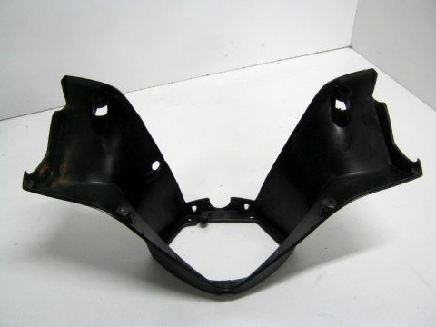 Carénage de guidon inférieur PEUGEOT 50 ELYSTAR an 2008 réf 1174623600 (2)