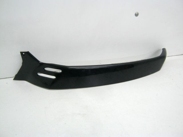 Carénage latéral droit VESPA 125 , 250 , 300 GTS , GTV an 2006 à 2018 rèf 621138 