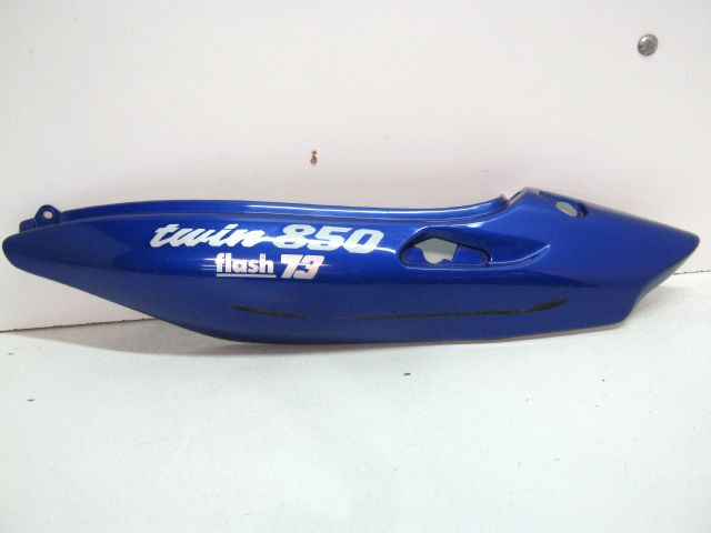 Carter carénage latéral gauche YAMAHA 850 TDM an 1999 type 4TX réf 4TX-2471K-00-P4 