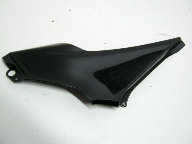 Carter carénage latéral KAWASAKI 900 Z an 2024 réf 36001-0686 