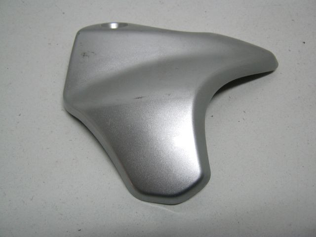 Carter , écope de phare gauche SUZUKI 650 GLADIUS , SVF an 2009 réf 51831-44H