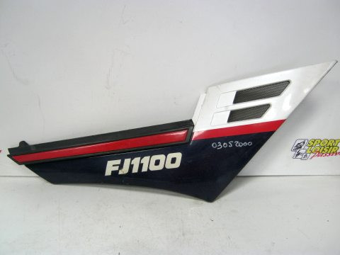 Carter laréral,flan de selle droit YAMAHA 1100 FJ type:36Y année:1986