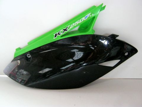 Carter latéral gauche KAWASAKI 250 KXF année:2005 réf:36001-0153