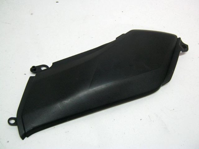 Carter latéral, couvre genou gauche KAWASAKI Z 900 an 2019 réf 14093-0667  