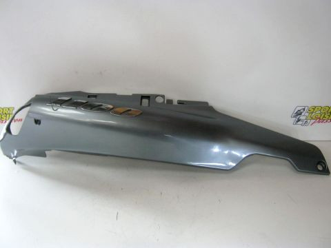 Carter latéral,flan de selle droit KAWASAKI 1100 ZZR année:2001 type:ZXT10D réf:36001-1494