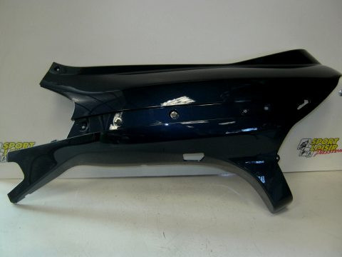 Carter latéral,flan de selle droit PIAGGIO 125,250 X8,X8 ie,X EVO an:2007 à 2012 réf:62025200DE