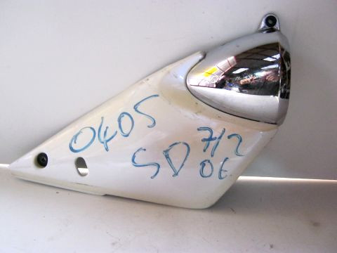 Carter latéral,flan de selle droit SUZUKI 600,1200 BANDIT S année:2005 type:LJS19N404155