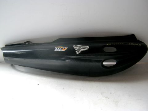 Carter latéral,flan de selle droit SUZUKI AY50 KATANA année:2000 réf:47111-35E00