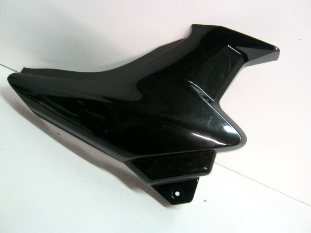 Carter latéral droit YAMAHA 125 YBR an 2010 réf 18C-F1721-01  