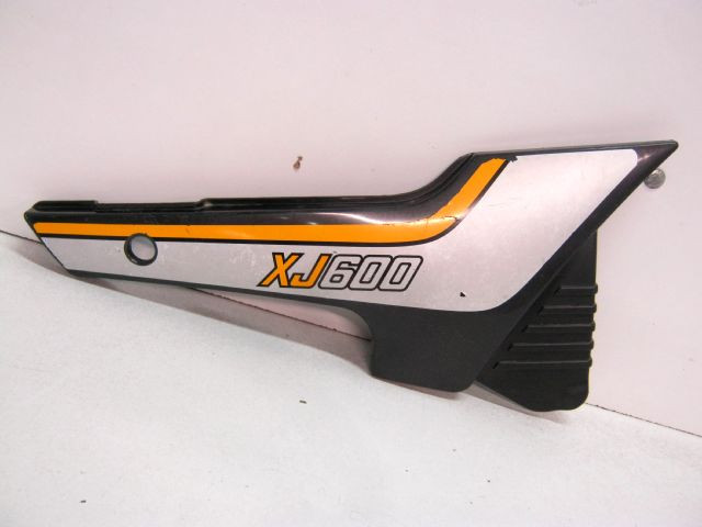 Carter latéral droit  YAMAHA 600 XJ an 1984 à 1991 type 33M réf 33M2172100EG, 33M-21721-00 