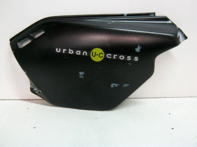 Carter latéral flan de carénage gauche CAGIVA 125 SUPERCITY an 1999 type N2 réf 800087729 