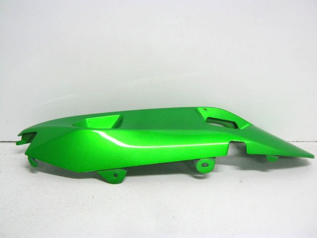 Carter latéral , flan de selle droit KAWASAKI ER6 an 2012 à 2016 réf 36040-0117
