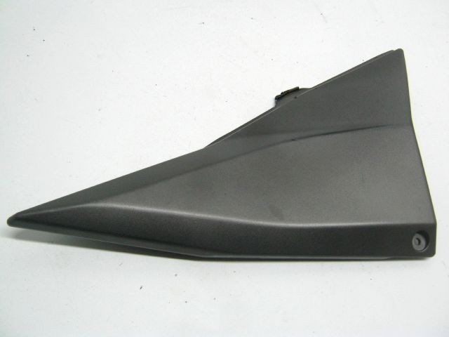Carter latèral , flan de selle droit KAWASAKI Z 750 an 2006 type ZR750JJ2A réf 36001-0041