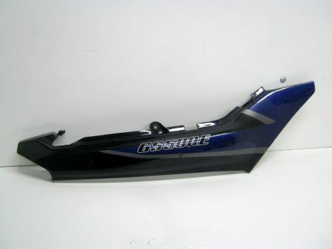 Carter latéral , flan de selle droit SUZUKI 500 GSE type GM51A an 1997 réf 47111-01D00