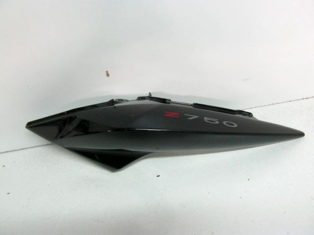Carter latéral, flan de selle gauche KAWASAKI Z 750 an 2011 type ZR750LL1A réf 36040-0071 