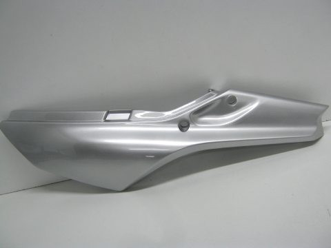 Carter latéral,flan de selle gauche YAMAHA 125 TDR type:4FU année:1993 réf:4GW-21711-00-PS