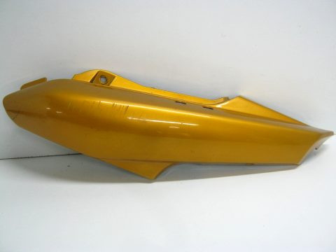 Carter latéral , flan de selle gauche YAMAHA 600 FAZER ,FZS année : 1998 , 2000 réf : 4YR-2163A 