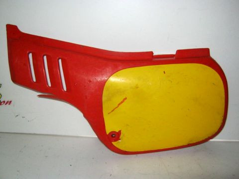 Carter latéral,flan de selle gauche HONDA 50 MTX année:1986 type:GF9A réf:83700-GJ1-0100