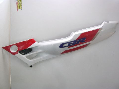 Carter latéral,flan de selle gauche HONDA 600 CBR année:1991 type:PC25 réf:83710-MV9-0000,6000