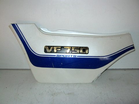 Carter latéral, flan de selle droit HONDA 750 VFS année:1984 réf:83700-MBO-000