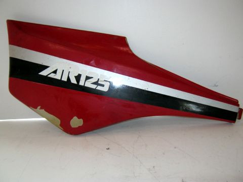 Carter latéral,flan de selle gauche KAWASAKI 125 AR année:1982 ref:36001-1165