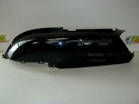 Carter latéral,flan de selle gauche YAMAHA 300 VERSITY an:2002 type:5SE-F1731