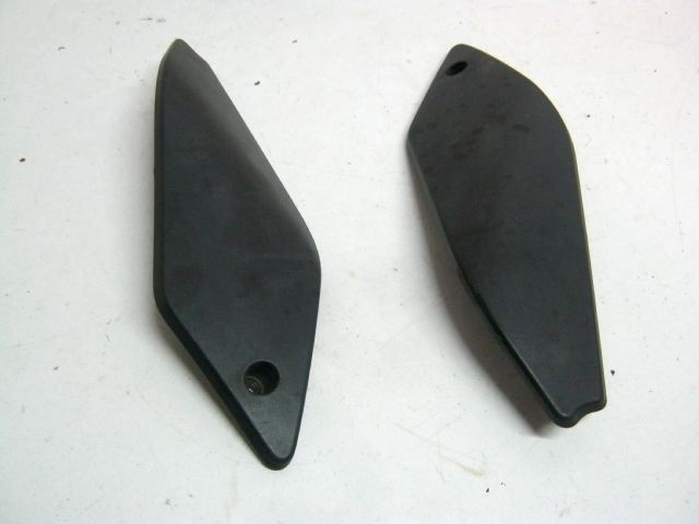 Carter latéraux droit gauche KTM 690 DUKE an 2013 réf 76003093000, 76003092000 