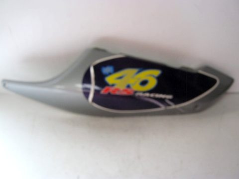 Carter latéral droit APRILIA 50 RS année:2000 réf:AP 9409