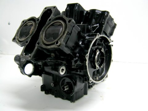 Carter moteur,chemise pistons HONDA 750 VFF année:1985 type:RC15