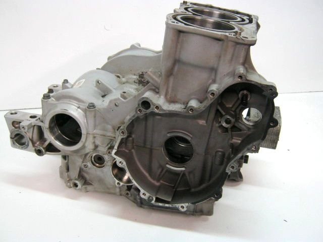 Carter moteur cylindre BMW F 800 ST, F800ST an 2007 réf 11117702431  